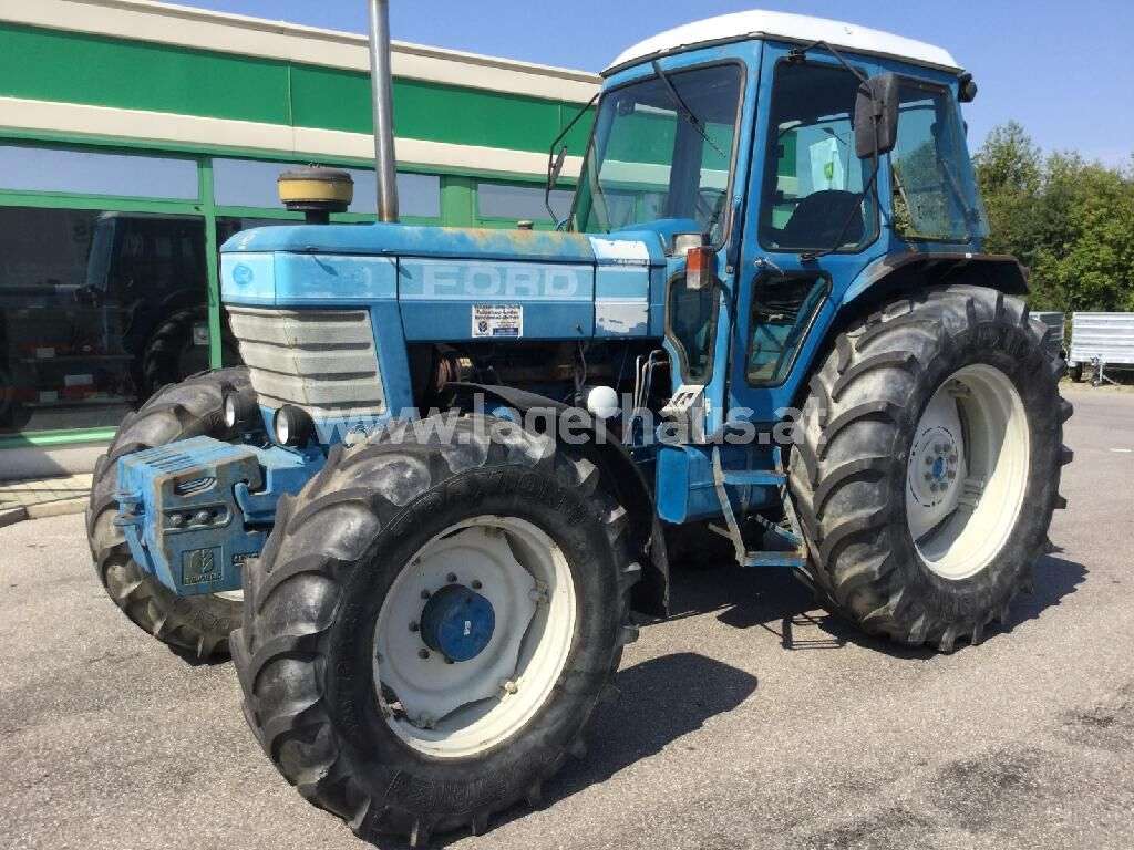 FORD 8210 A Traktor